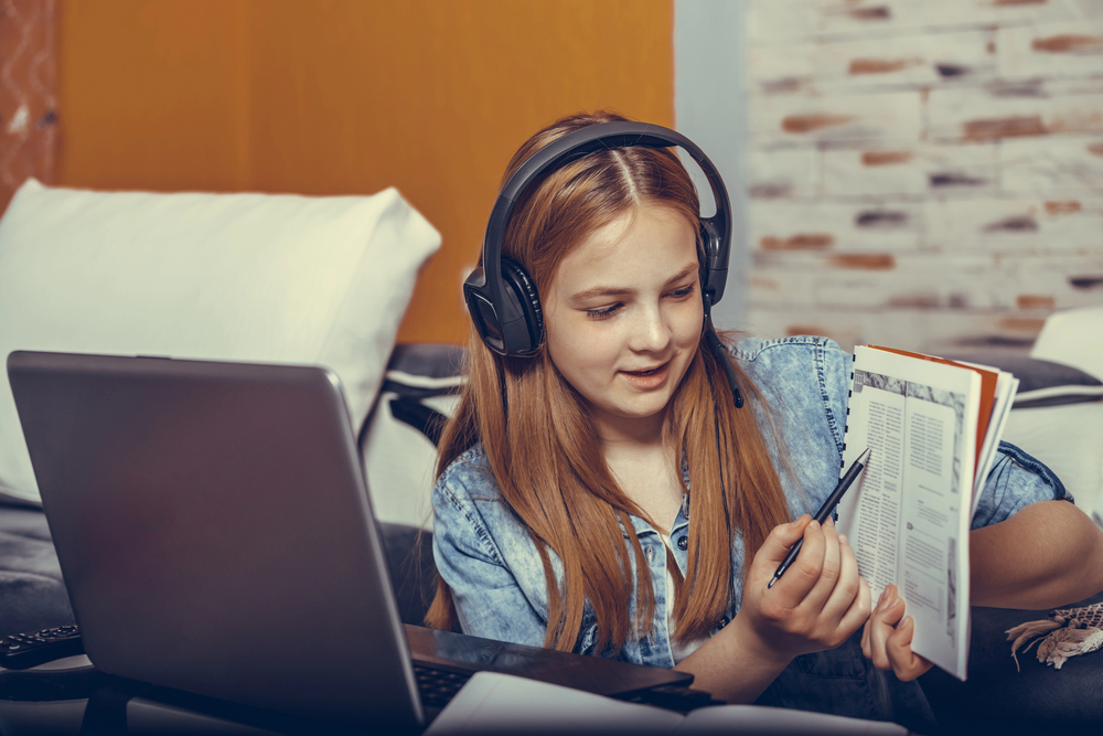 Як викладати онлайн? Із чого розпочати репетиторам та як працювати з групами