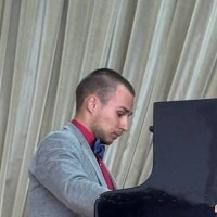 Андрей Романов  репетитор  Гра на фортепіано Полтава