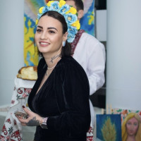 Репетитор - Моніка М. id: 42666