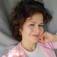 Карина Лебедева  репетитор  Німецької мови онлайн