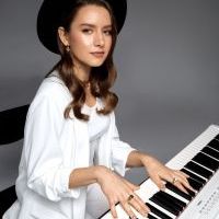 Репетитор - Юлія К. id: 138690