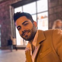 Репетитор Сияваш Кхаджат - BUKI