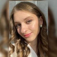 Репетитор - Дарина К. id: 165757