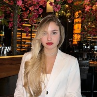 Карина Зеленяк  репетитор  Німецької мови онлайн