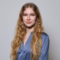 Репетитор Вероніка Ларіна - BUKI
