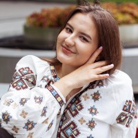 Карина Залеська  репетитор  Української мови та літератури онлайн