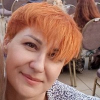 Елена Плахотнюк  репетитор  Англійської мови Каменское