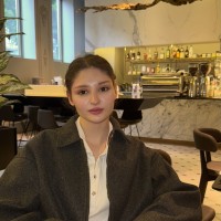 Адріана Ісса  репетитор  Біології онлайн