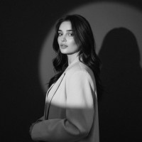 Репетитор Lia Poul - BUKI