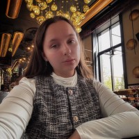 Влада Тулупова  репетитор  Англійської мови онлайн