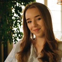 Ярина Микитишин  репетитор  Української мови та літератури онлайн