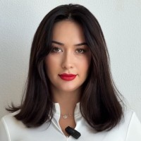 Дарина Стопник  репетитор  Української мови та літератури онлайн