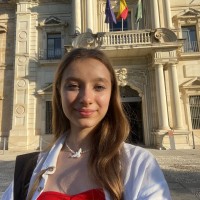 Репетитор Юлия Высторопская - BUKI