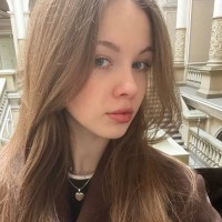 Евеліна М.