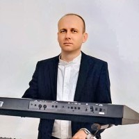 Владимир Пинчак  репетитор  Игра на фортепиано Львов