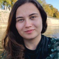 Олена Гаврылко  репетитор  уроків Гри на гітарі онлайн
