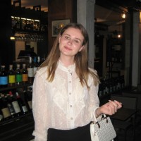 Lesia Komirenko  репетитор  Німецької мови онлайн