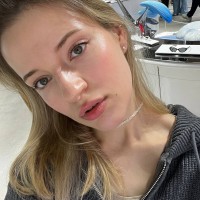 Карина Лесик  репетитор  Англійської мови Київ