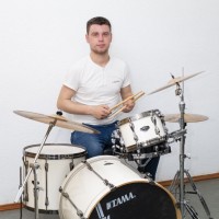 Юліан Я.